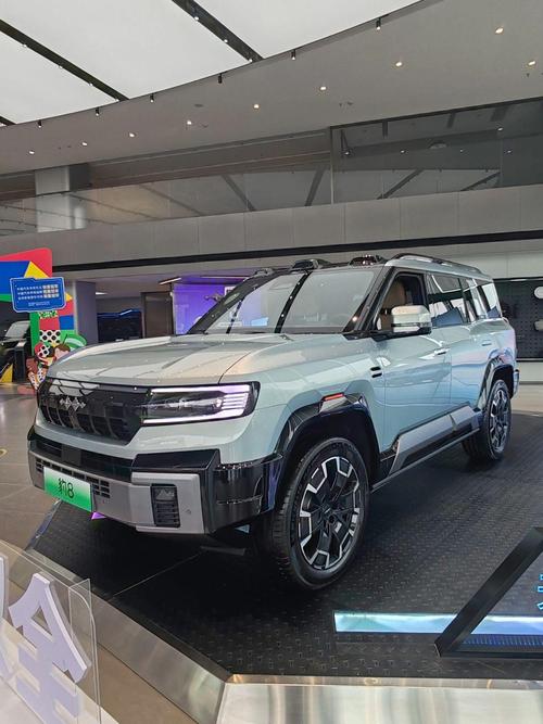 重庆348比亚迪方程豹硬派越野的爆款，英菲尼迪35周年与你共成长